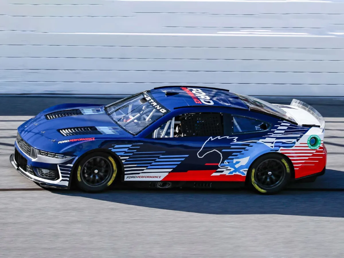 Ford Mustang,autocango,china used car exporter,china ev exporter,chinese used car exporter,chinese used ev exporter