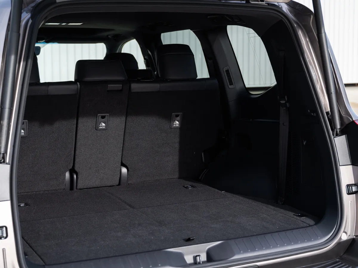 Toyota Land Cruiser,autocango,china used car exporter,china ev exporter,chinese used car exporter,chinese used ev exporter