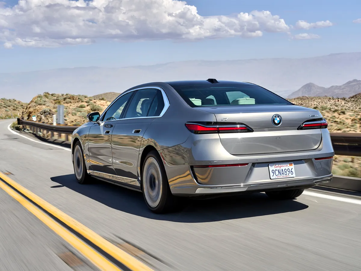 BMW i7,autocango,china used car exporter,china ev exporter,chinese used car exporter,chinese used ev exporter