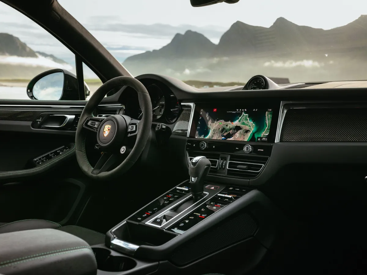 Porsche Macan,autocango,china used car exporter,china ev exporter,chinese used car exporter,chinese used ev exporter