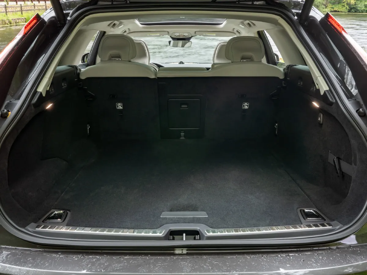 Volvo V90,autocango,china used car exporter,china ev exporter,chinese used car exporter,chinese used ev exporter