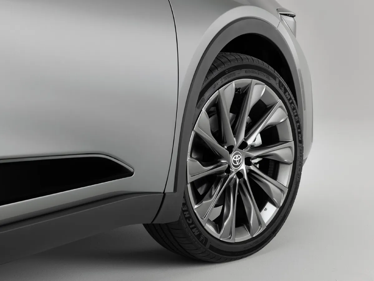 Toyota Crown,autocango,china used car exporter,china ev exporter,chinese used car exporter,chinese used ev exporter