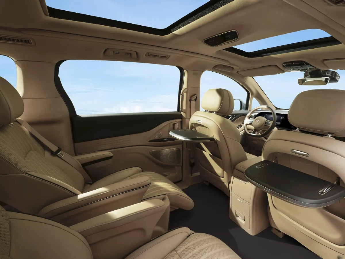 Voyah Dream,autocango,china used car exporter,china ev exporter,chinese used car exporter,chinese used ev exporter