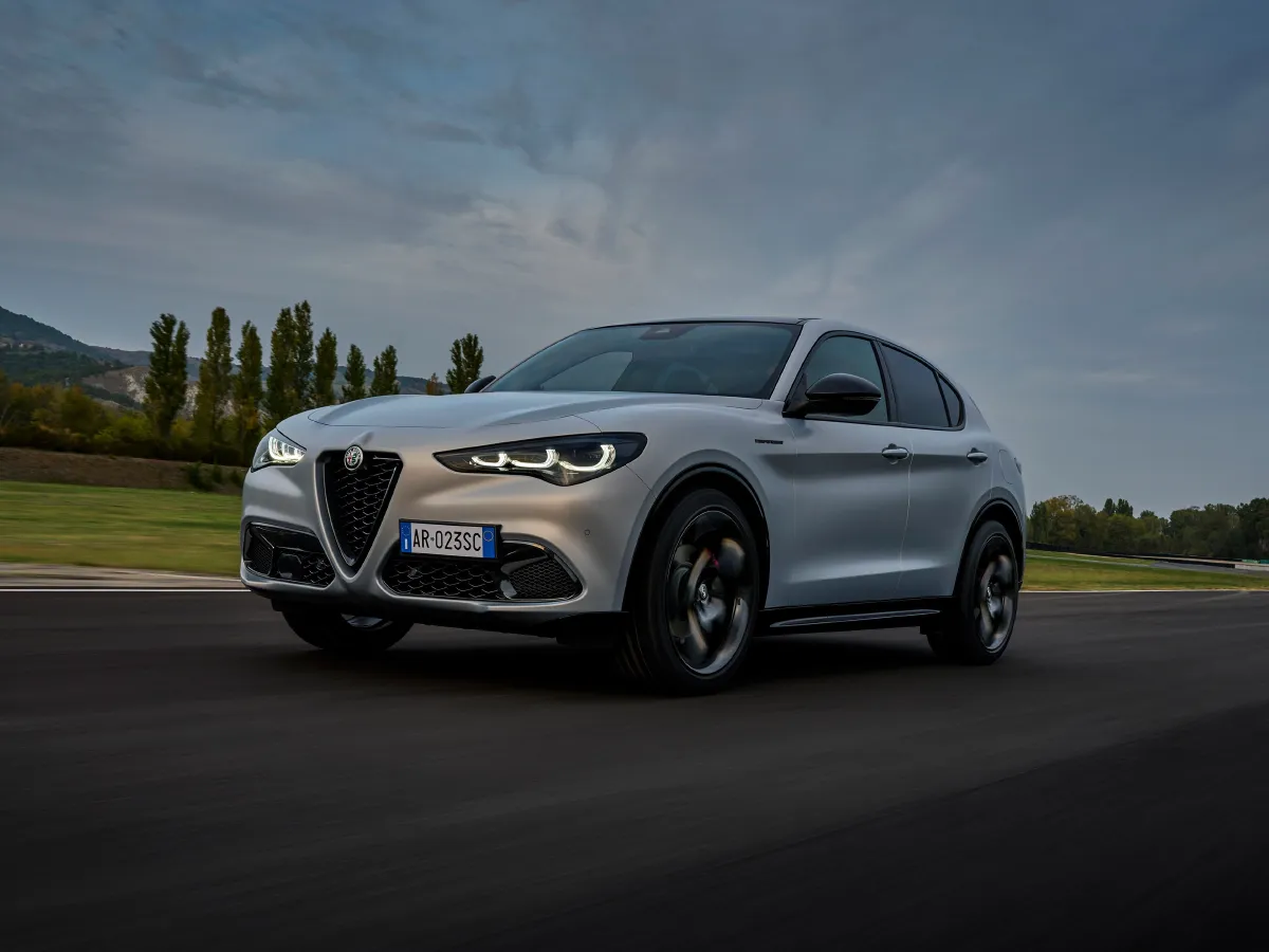 Alfa Romeo Stelvio,autocango,china used car exporter,china ev exporter,chinese used car exporter,chinese used ev exporter