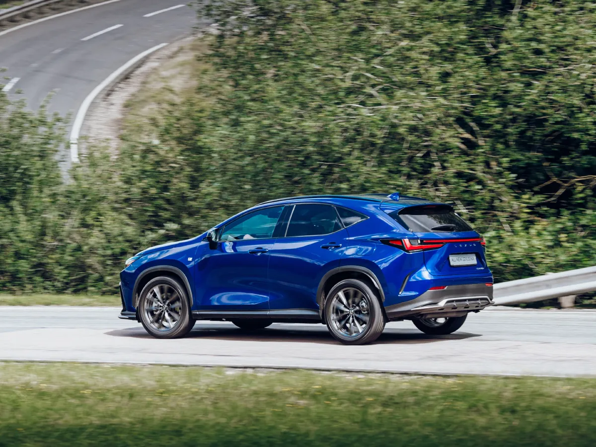 2024 Lexus NX 2.5L 185HP L4 E-CVT PHEV 16KWH,autocango,china used car exporter,china ev exporter,chinese used car exporter,chinese used ev exporter
