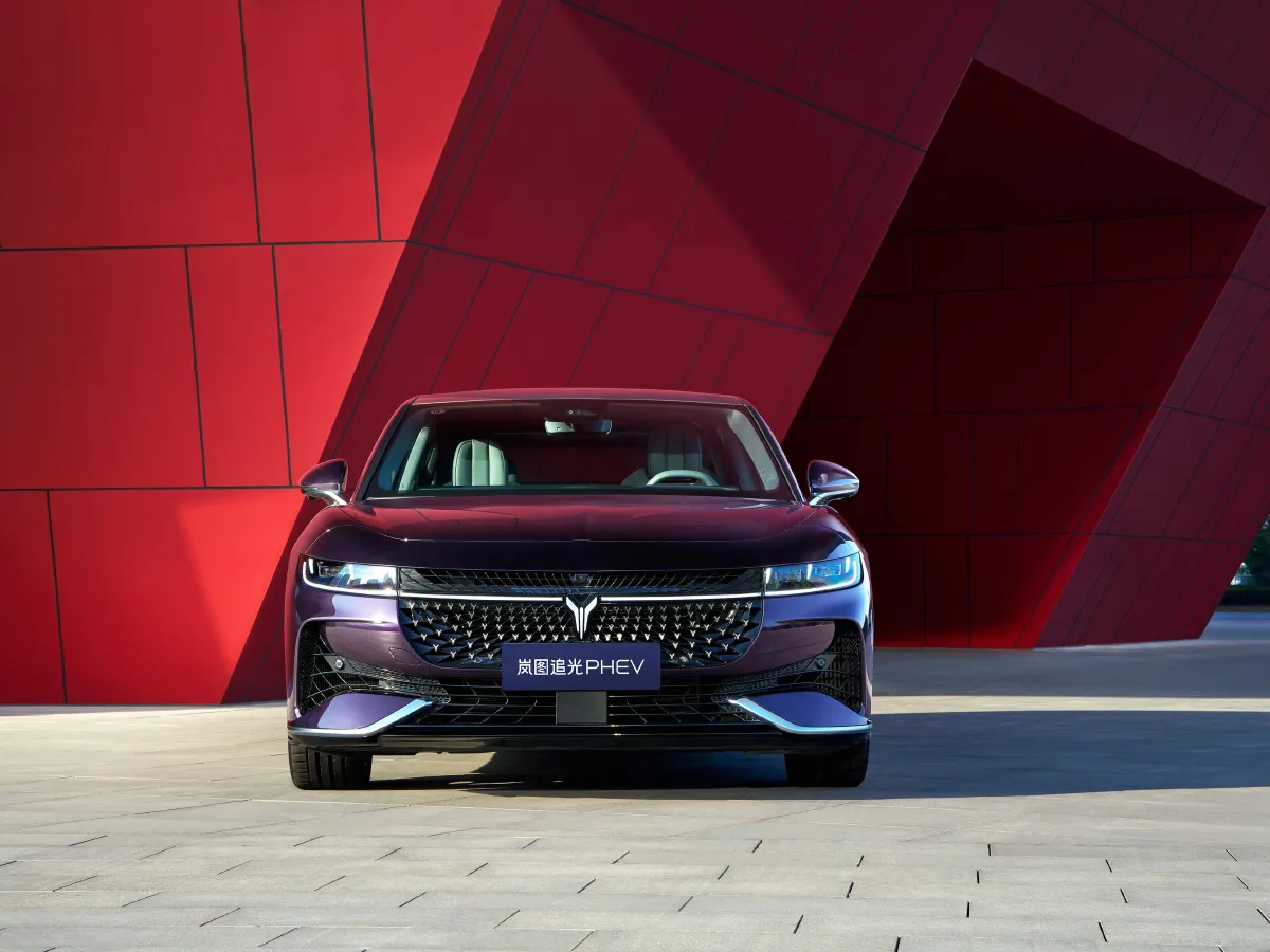 Voyah ZhuiGuang,autocango,china used car exporter,china ev exporter,chinese used car exporter,chinese used ev exporter