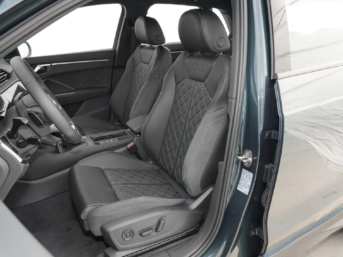 Audi Q3,autocango,china used car exporter,china ev exporter,chinese used car exporter,chinese used ev exporter