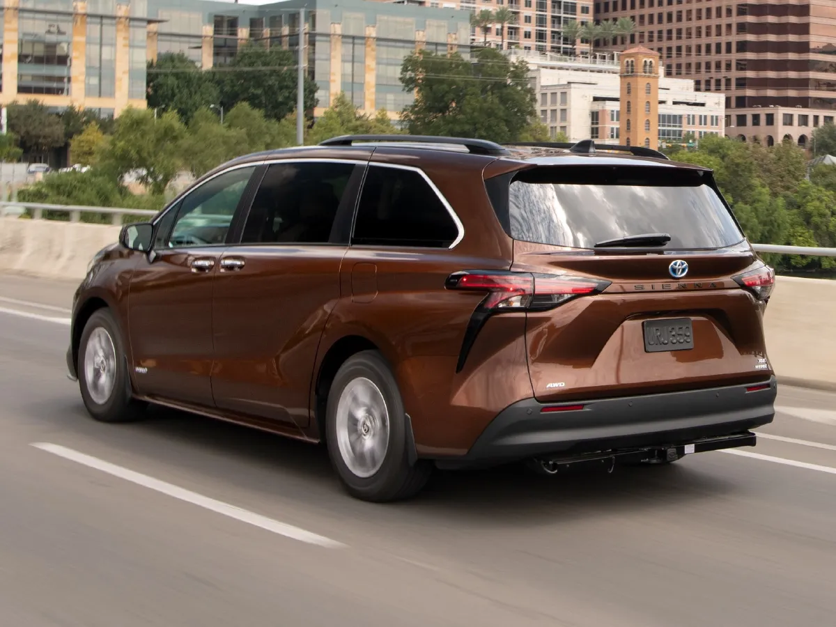 Toyota Sienna,autocango,china used car exporter,china ev exporter,chinese used car exporter,chinese used ev exporter