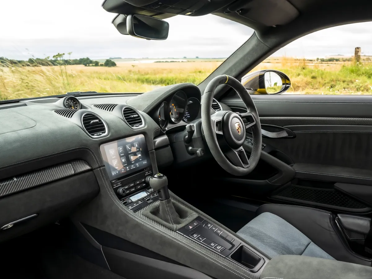 Porsche 718,autocango,china used car exporter,china ev exporter,chinese used car exporter,chinese used ev exporter