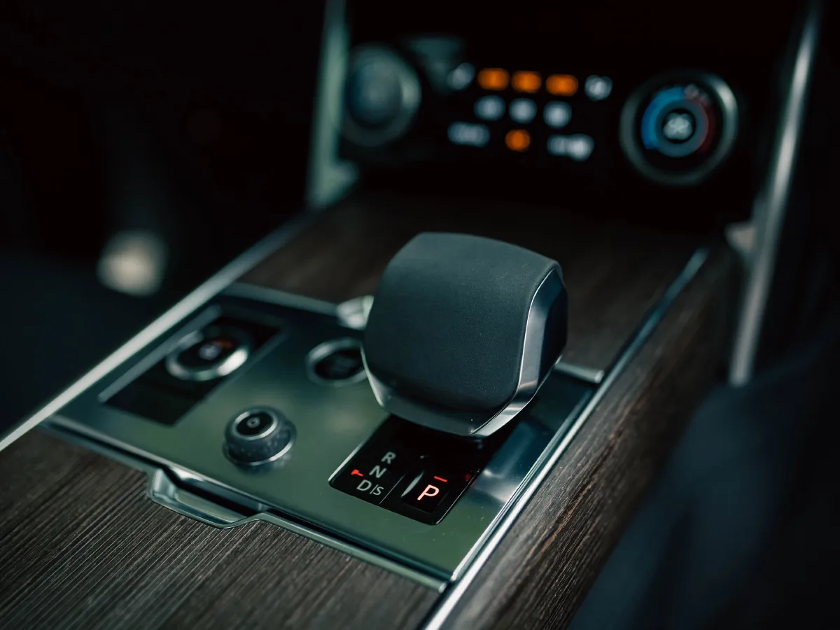 Land Rover Range Rover,autocango,china used car exporter,china ev exporter,chinese used car exporter,chinese used ev exporter