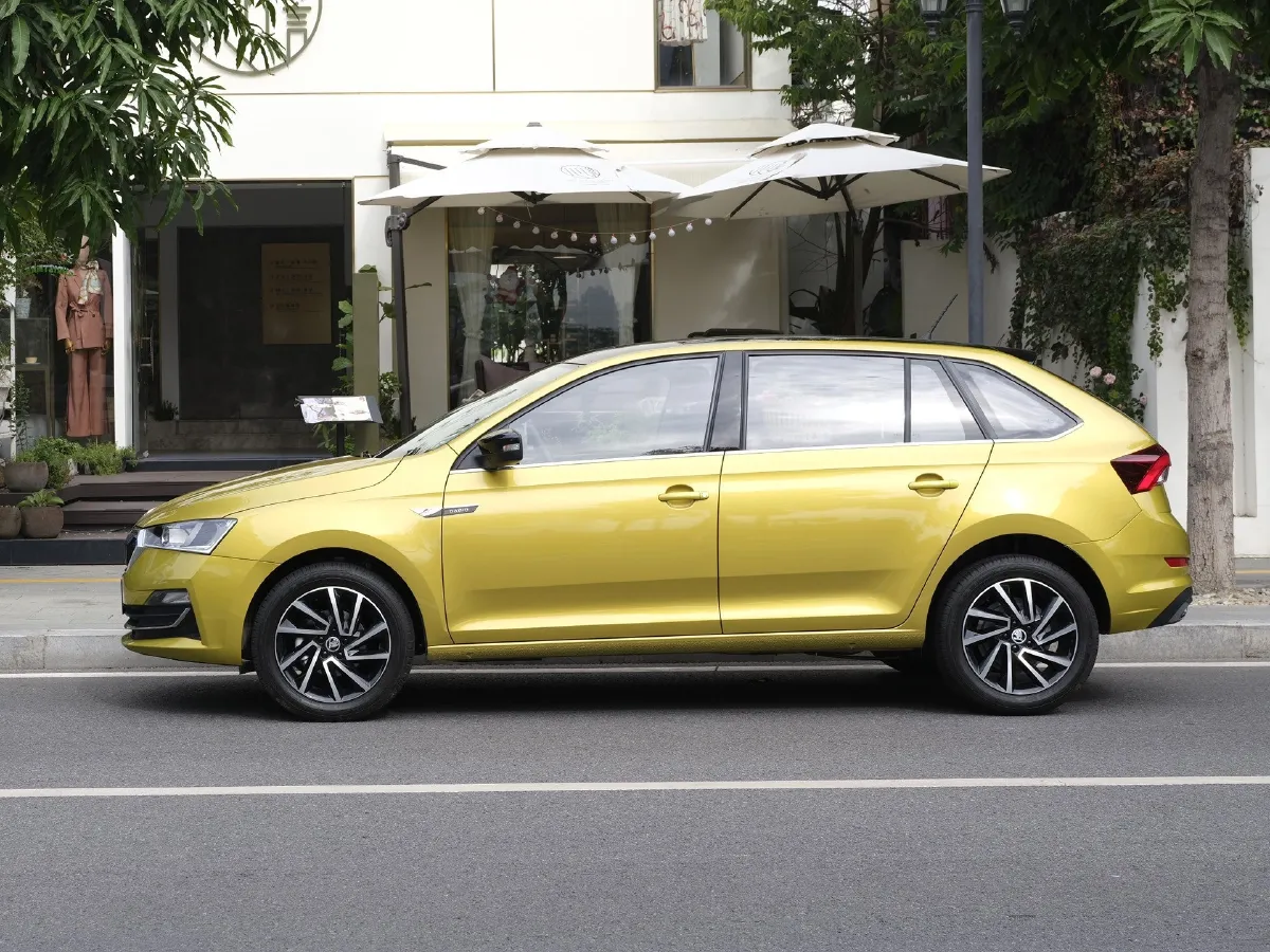 Skoda Rapid Spaceback,autocango,china used car exporter,china ev exporter,chinese used car exporter,chinese used ev exporter