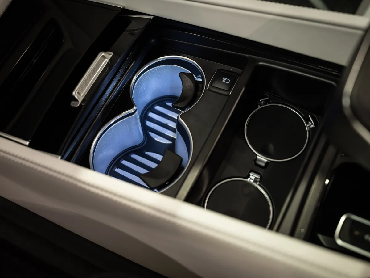 Mercedes-Benz Maybach GLS,autocango,china used car exporter,china ev exporter,chinese used car exporter,chinese used ev exporter