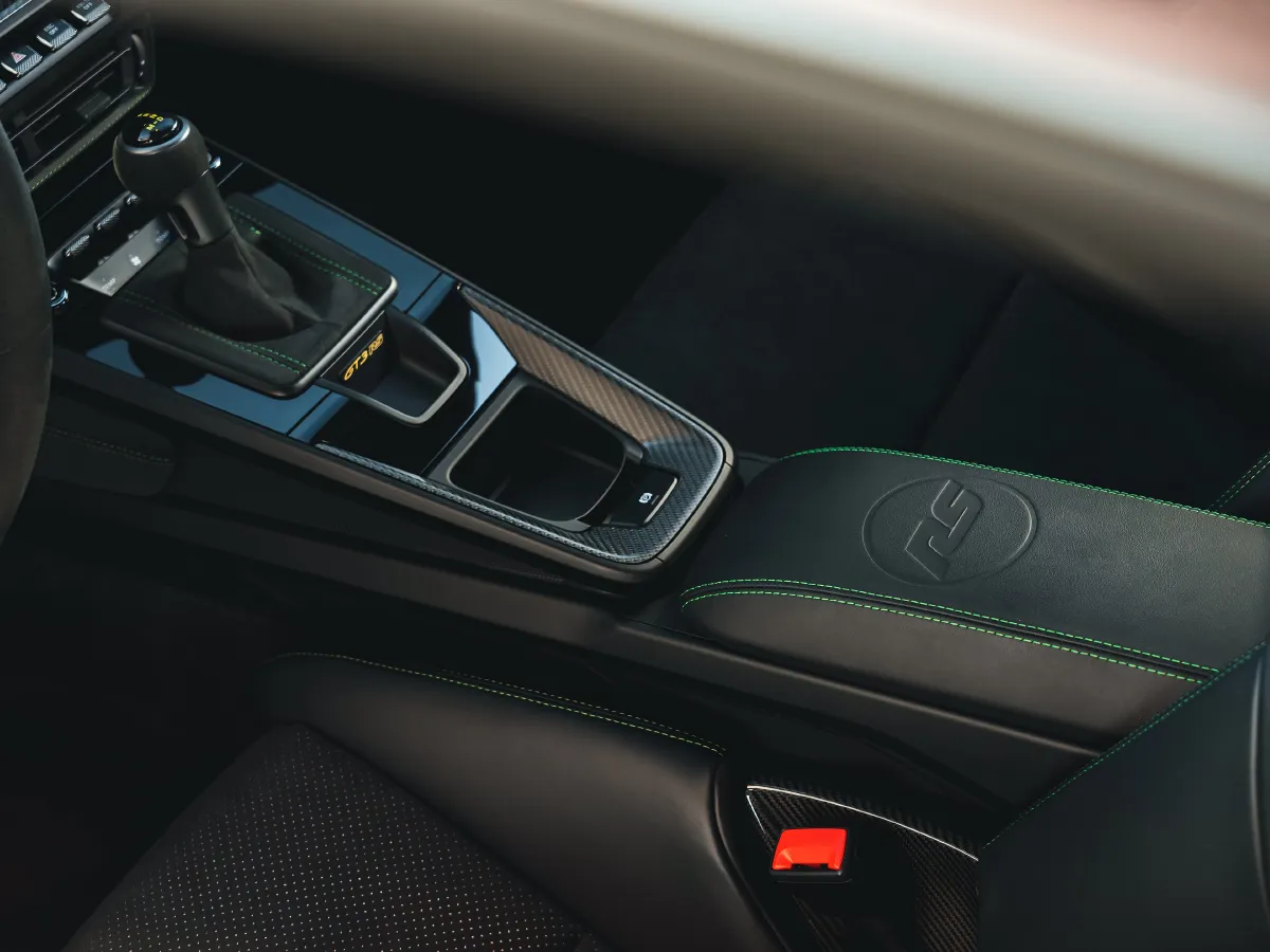 Porsche 911,autocango,china used car exporter,china ev exporter,chinese used car exporter,chinese used ev exporter