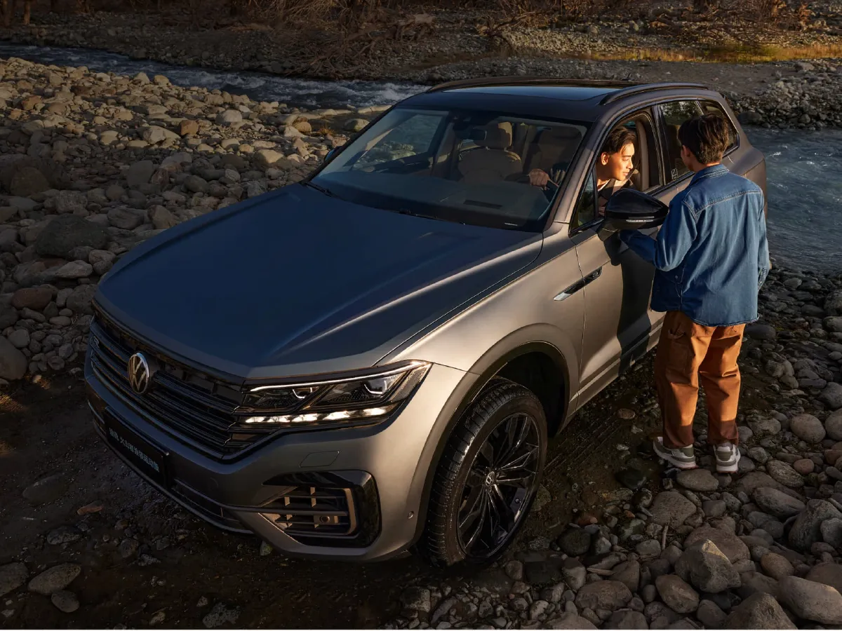 Volkswagen Touareg,autocango,china used car exporter,china ev exporter,chinese used car exporter,chinese used ev exporter