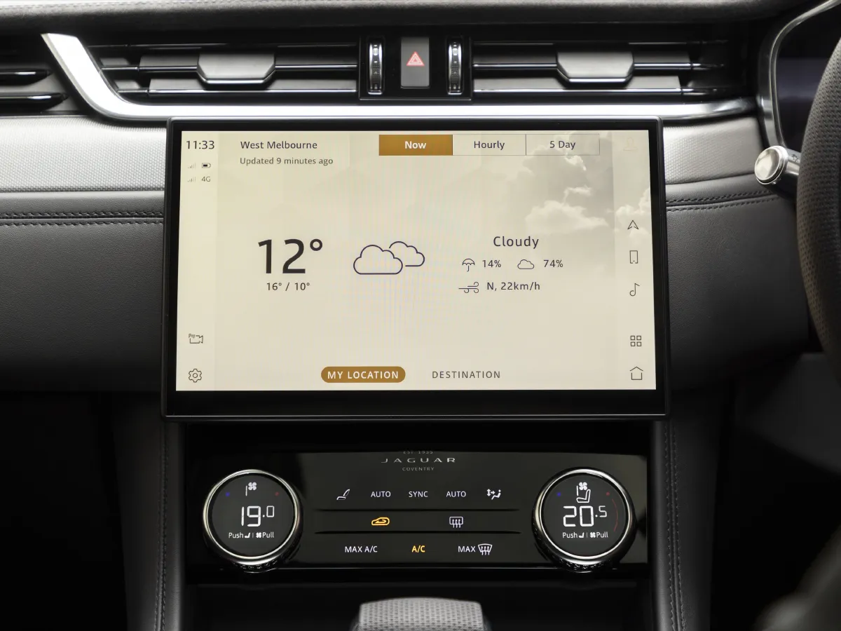 Jaguar F-PACE,autocango,china used car exporter,china ev exporter,chinese used car exporter,chinese used ev exporter