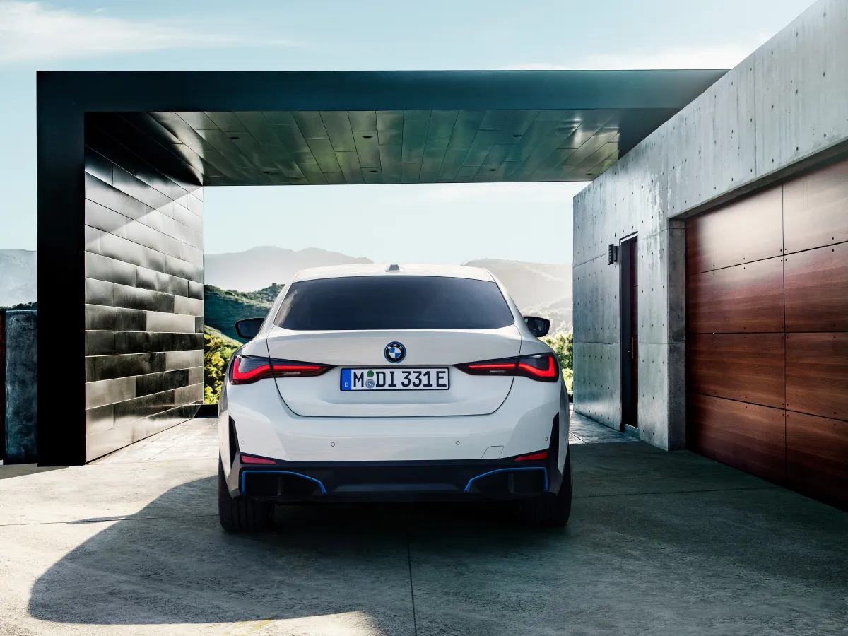 BMW i4,autocango,china used car exporter,china ev exporter,chinese used car exporter,chinese used ev exporter