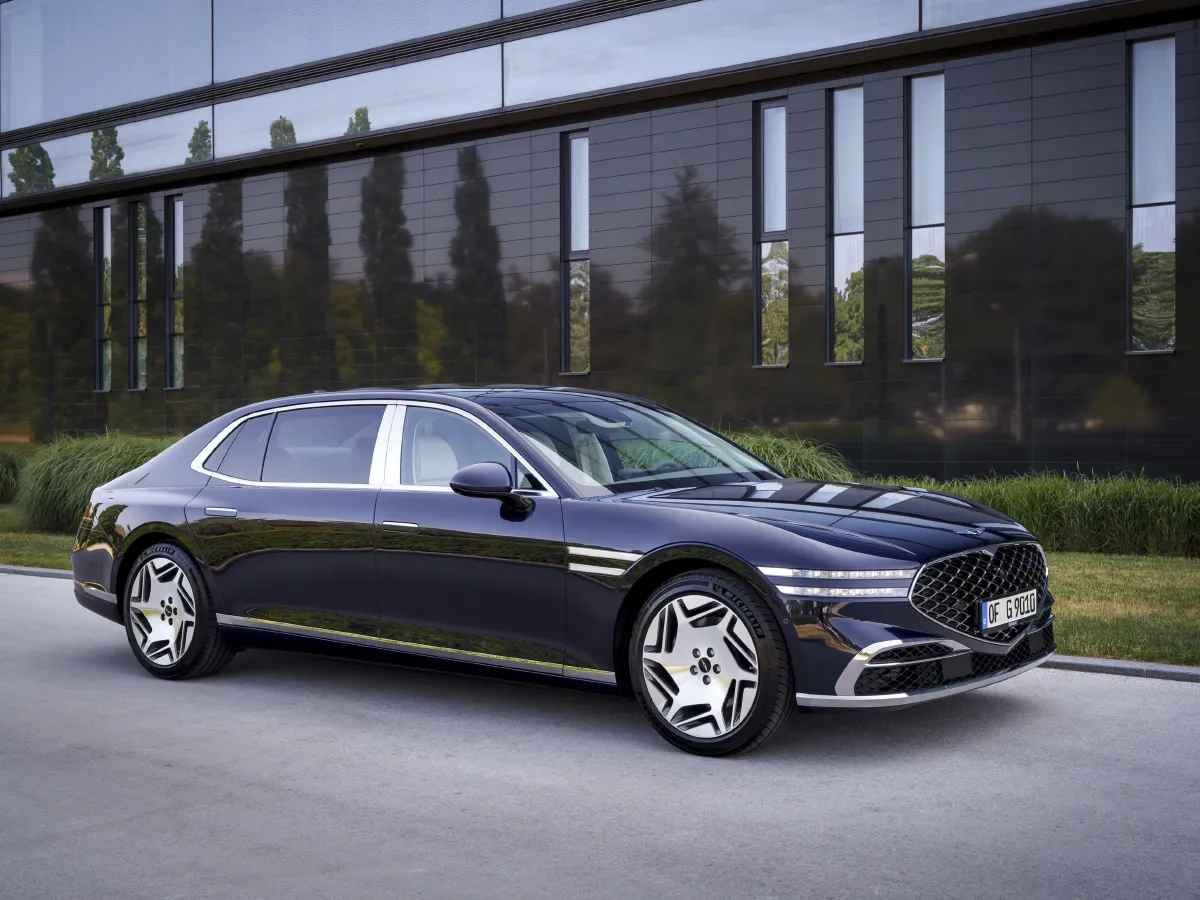 Genesis G90,autocango,china used car exporter,china ev exporter,chinese used car exporter,chinese used ev exporter