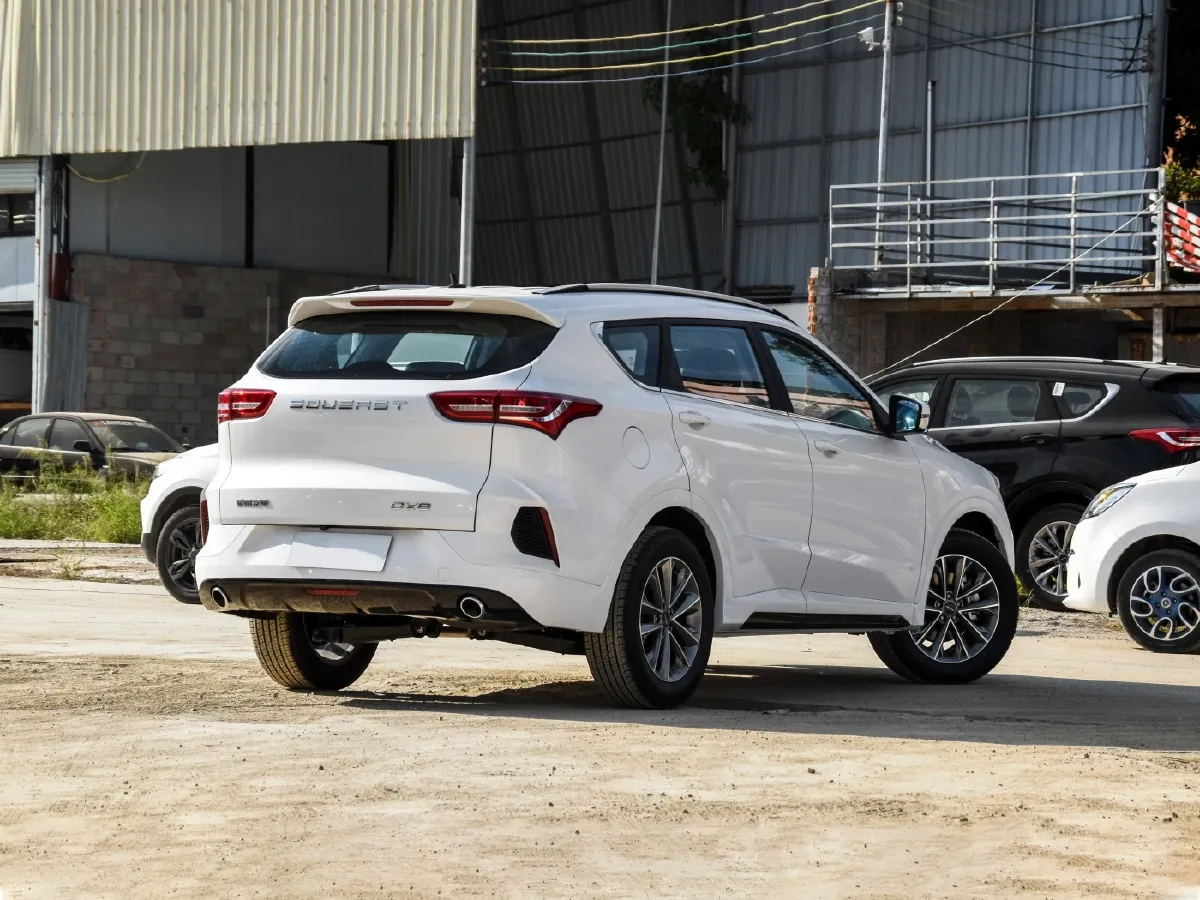 2022 Soueast DX8 1.5T 156HP L4 6MT,autocango,china used car exporter,china ev exporter,chinese used car exporter,chinese used ev exporter