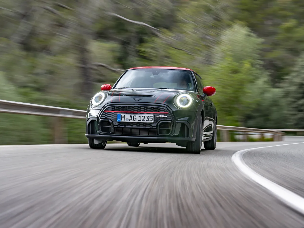 MINI JCW,autocango,china used car exporter,china ev exporter,chinese used car exporter,chinese used ev exporter