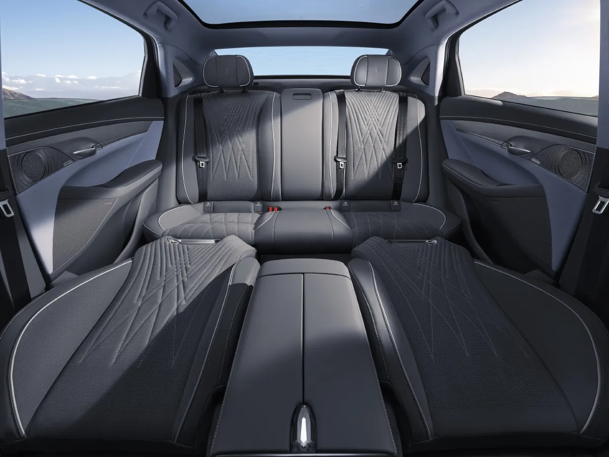 Voyah ZhuiGuang,autocango,china used car exporter,china ev exporter,chinese used car exporter,chinese used ev exporter