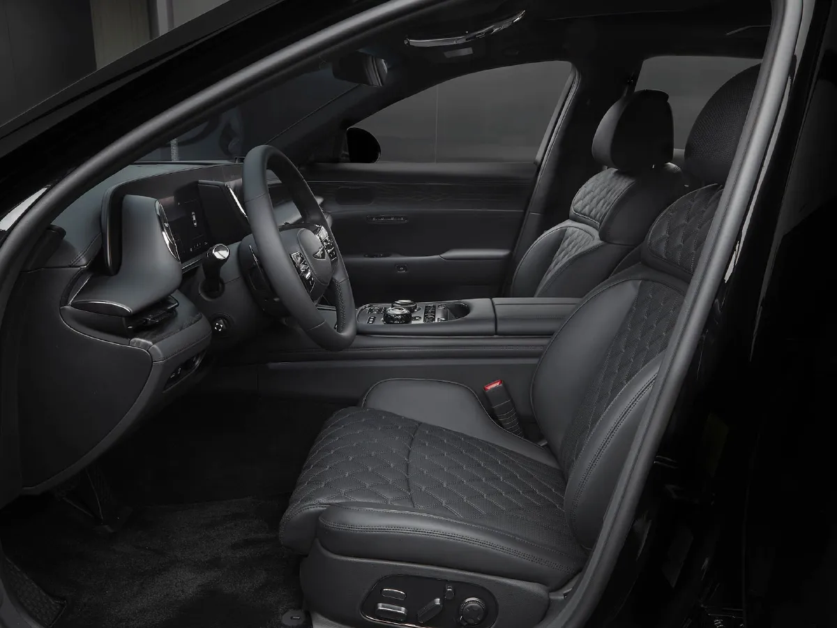 Genesis G90,autocango,china used car exporter,china ev exporter,chinese used car exporter,chinese used ev exporter