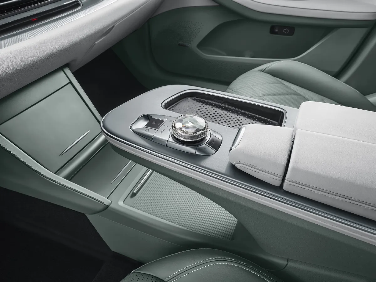 ARCFOX αS,autocango,china used car exporter,china ev exporter,chinese used car exporter,chinese used ev exporter