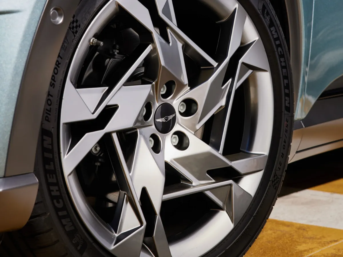 Genesis GV60,autocango,china used car exporter,china ev exporter,chinese used car exporter,chinese used ev exporter