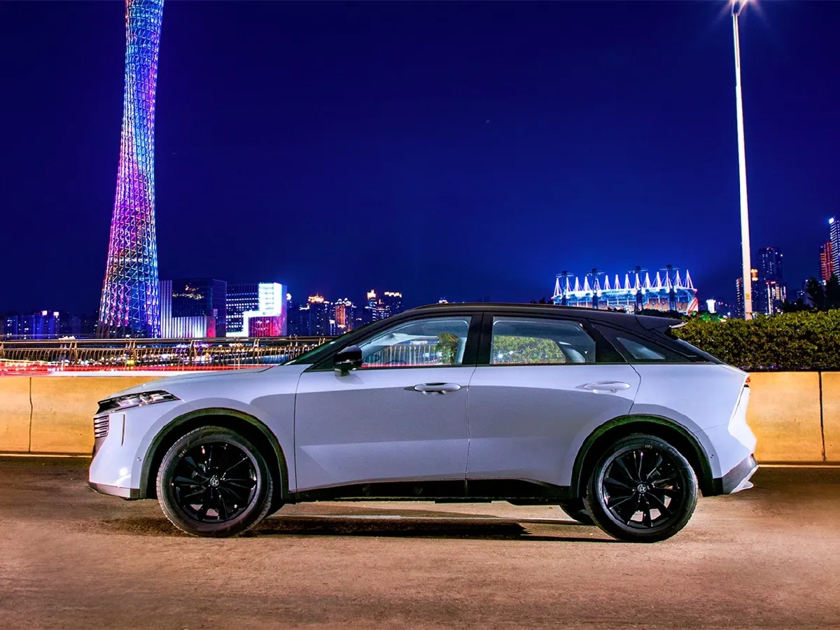 Venucia Grand V,autocango,china used car exporter,china ev exporter,chinese used car exporter,chinese used ev exporter