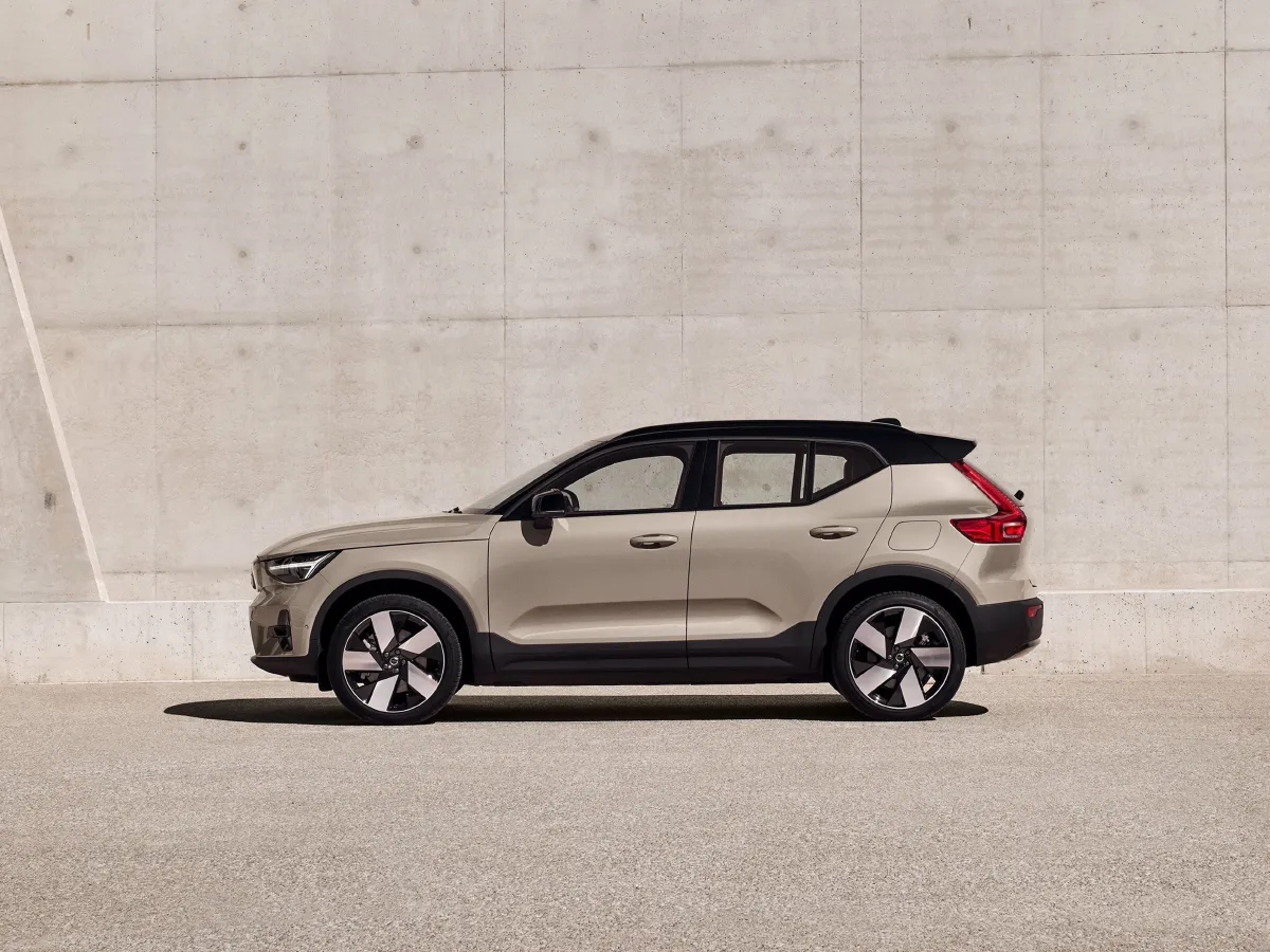 2022 Volvo XC40 BEV 69KWH,autocango,china used car exporter,china ev exporter,chinese used car exporter,chinese used ev exporter