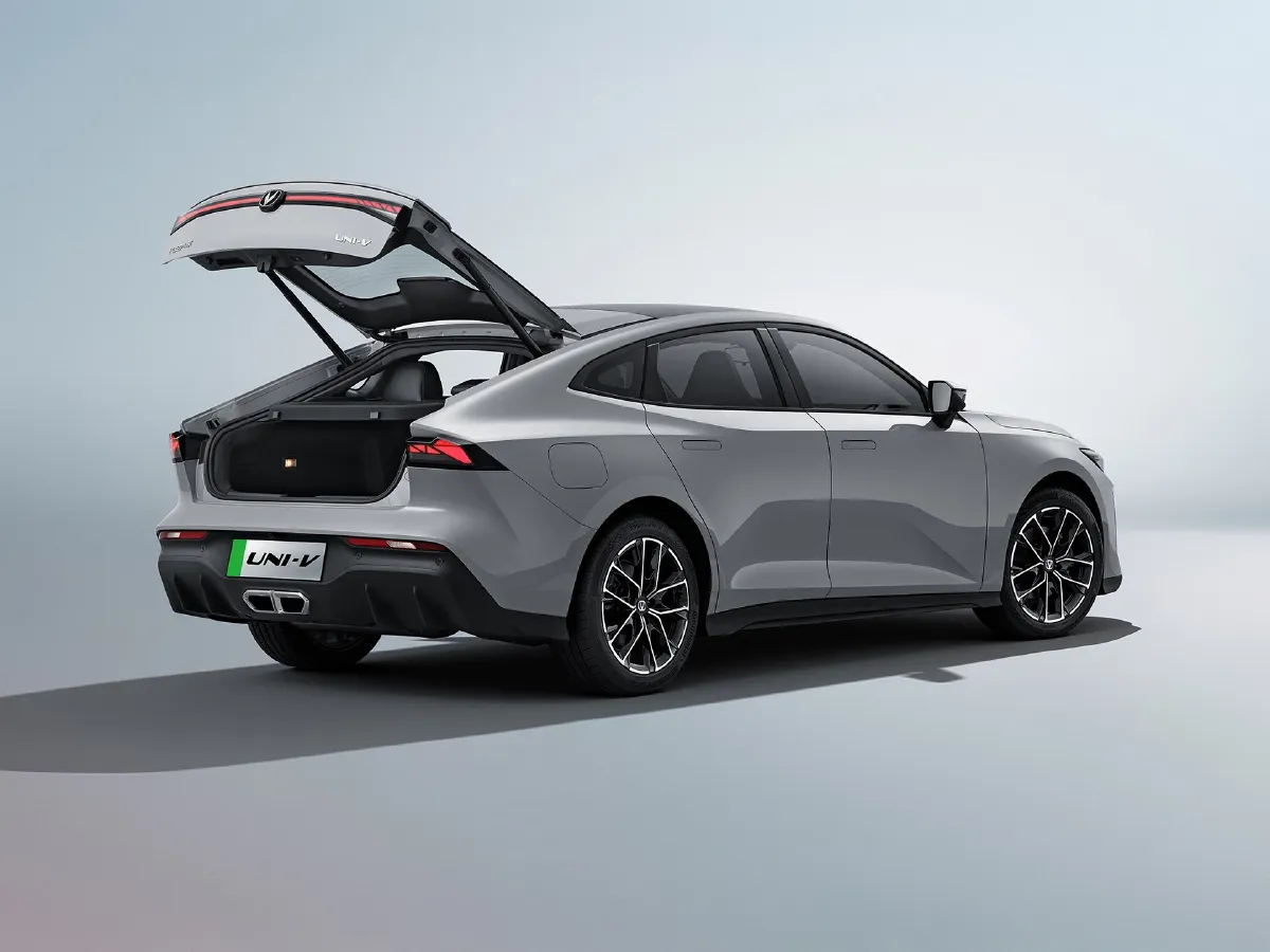 ChangAn UNI-V iDD,autocango,china used car exporter,china ev exporter,chinese used car exporter,chinese used ev exporter ChangAn UNI-V iDD,autocango,china used car exporter,china ev exporter,chinese used car exporter,chinese used ev exporter