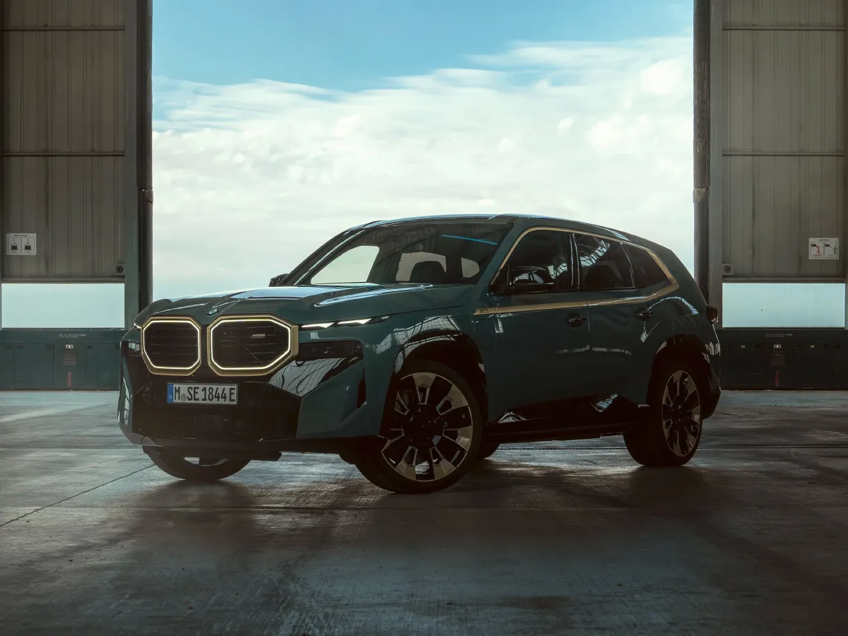 2023 BMW XM 4.4T 585HP V8 8AT PHEV 25.7KWH,autocango,china used car exporter,china ev exporter,chinese used car exporter,chinese used ev exporter