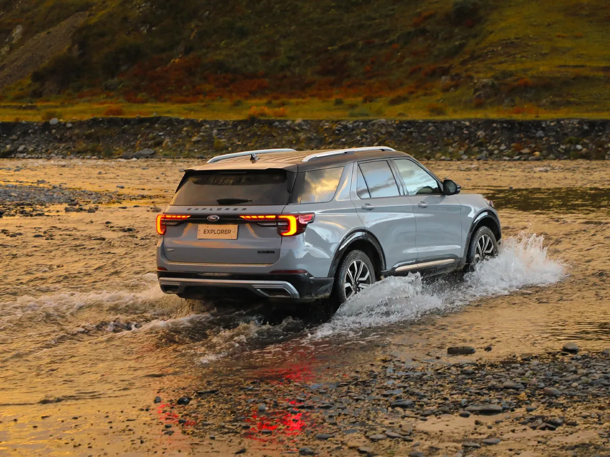 Ford Explorer,autocango,china used car exporter,china ev exporter,chinese used car exporter,chinese used ev exporter