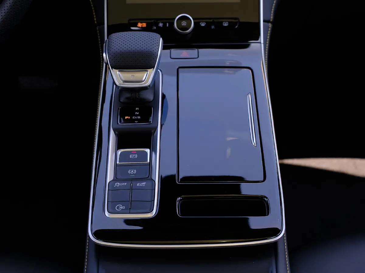 Roewe i6 MAX,autocango,china used car exporter,china ev exporter,chinese used car exporter,chinese used ev exporter