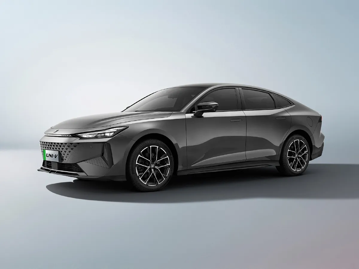 ChangAn UNI-V iDD,autocango,china used car exporter,china ev exporter,chinese used car exporter,chinese used ev exporter ChangAn UNI-V iDD,autocango,china used car exporter,china ev exporter,chinese used car exporter,chinese used ev exporter