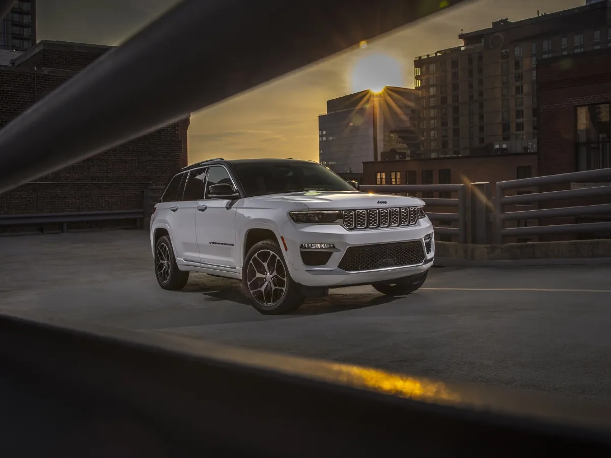 Jeep Grand Cherokee 4XE,autocango,china used car exporter,china ev exporter,chinese used car exporter,chinese used ev exporter