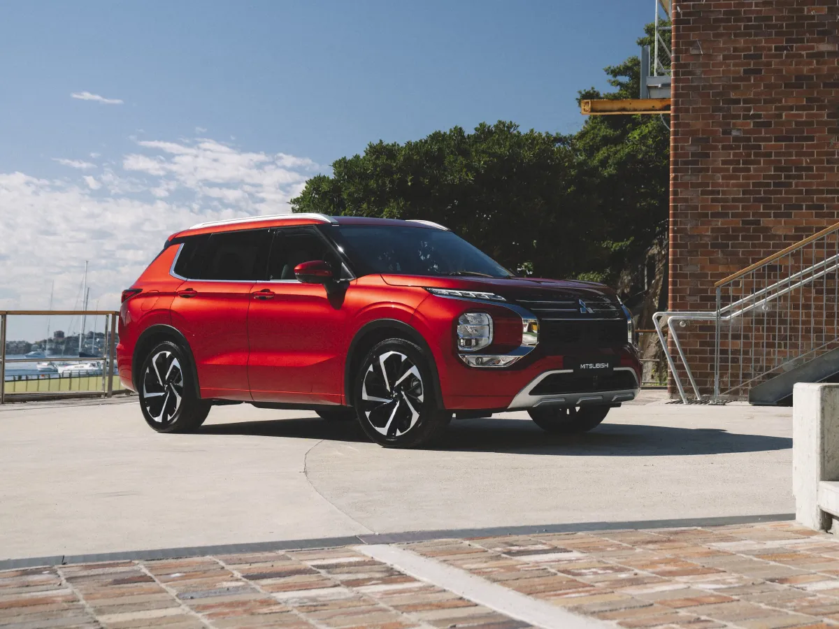 Mitsubishi Outlander,autocango,china used car exporter,china ev exporter,chinese used car exporter,chinese used ev exporter