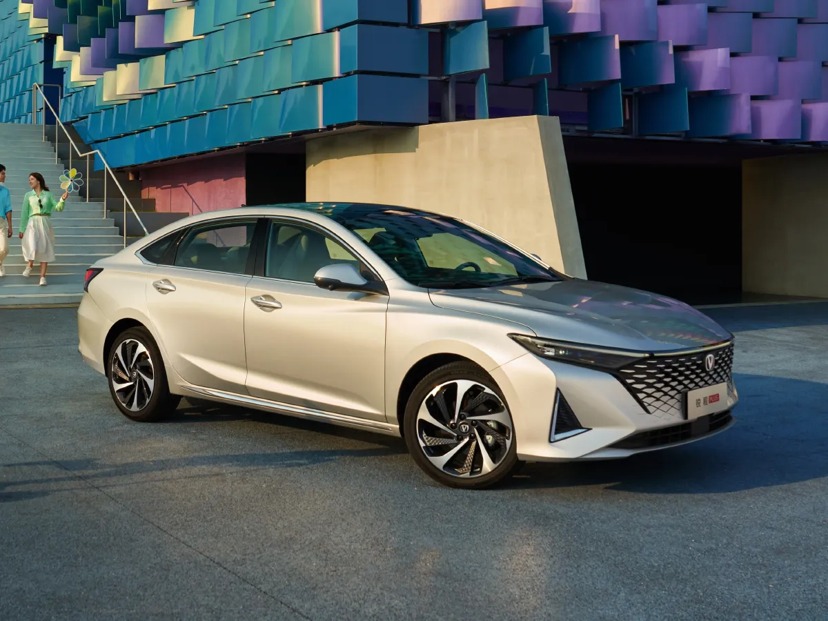 2023 ChangAn Raeton Plus 1.5T 188HP L4 7DCT,autocango,china used car exporter,china ev exporter,chinese used car exporter,chinese used ev exporter