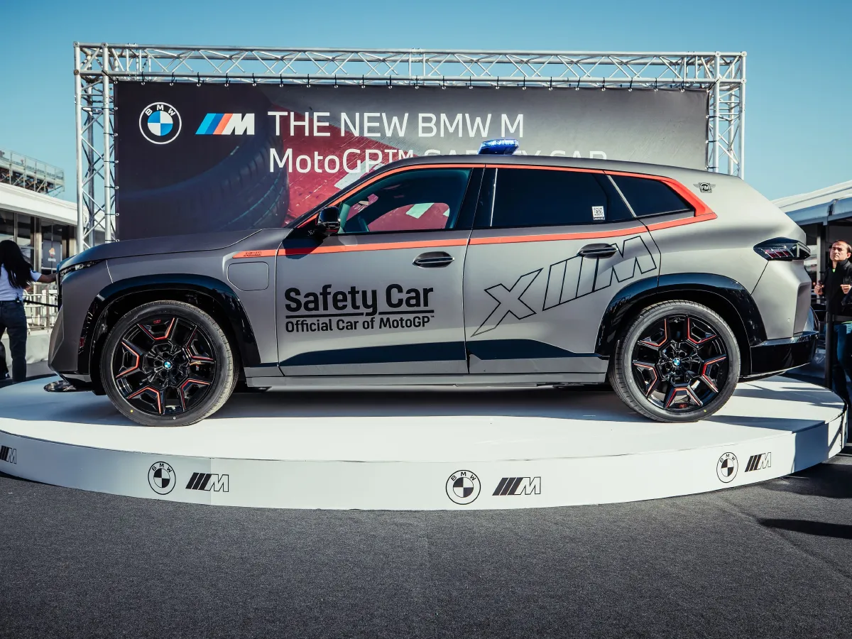 2023 BMW XM 4.4T 585HP V8 8AT PHEV 25.7KWH,autocango,china used car exporter,china ev exporter,chinese used car exporter,chinese used ev exporter