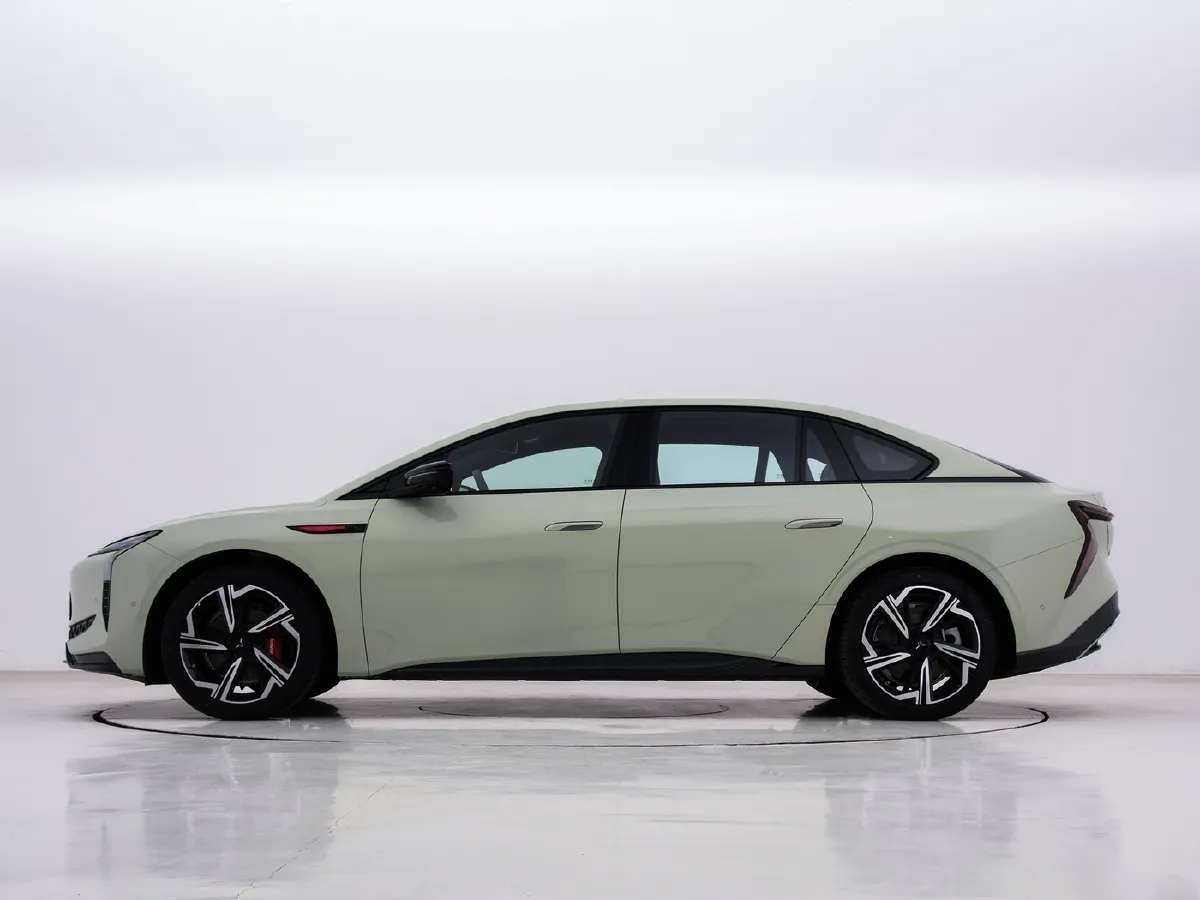 HongQi EH7,autocango,china used car exporter,china ev exporter,chinese used car exporter,chinese used ev exporter