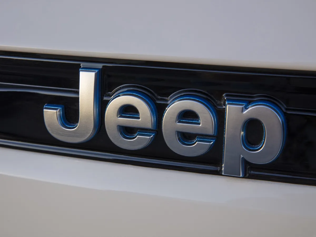 Jeep Grand Cherokee 4XE,autocango,china used car exporter,china ev exporter,chinese used car exporter,chinese used ev exporter