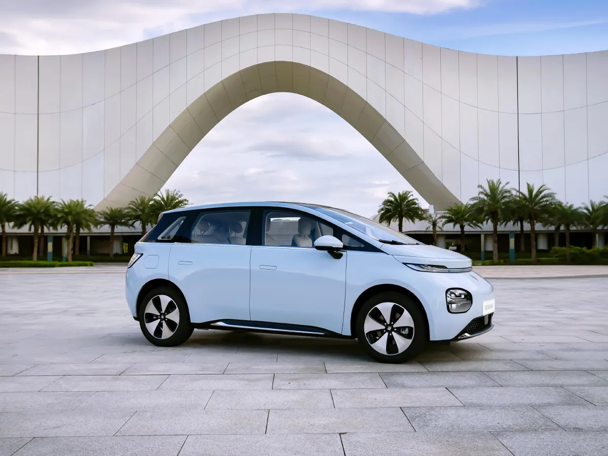 BaoJun Cloud,autocango,china used car exporter,china ev exporter,chinese used car exporter,chinese used ev exporter