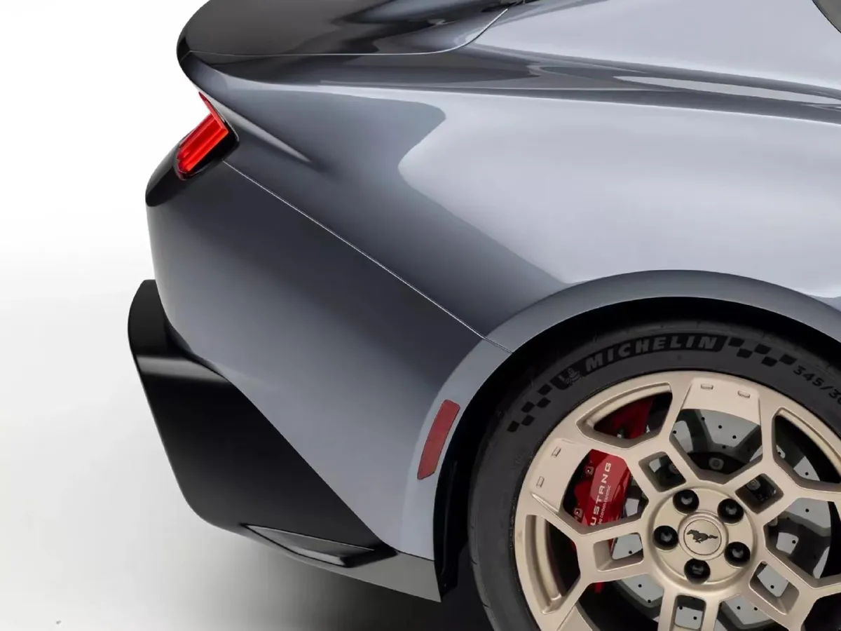 Ford Mustang,autocango,china used car exporter,china ev exporter,chinese used car exporter,chinese used ev exporter