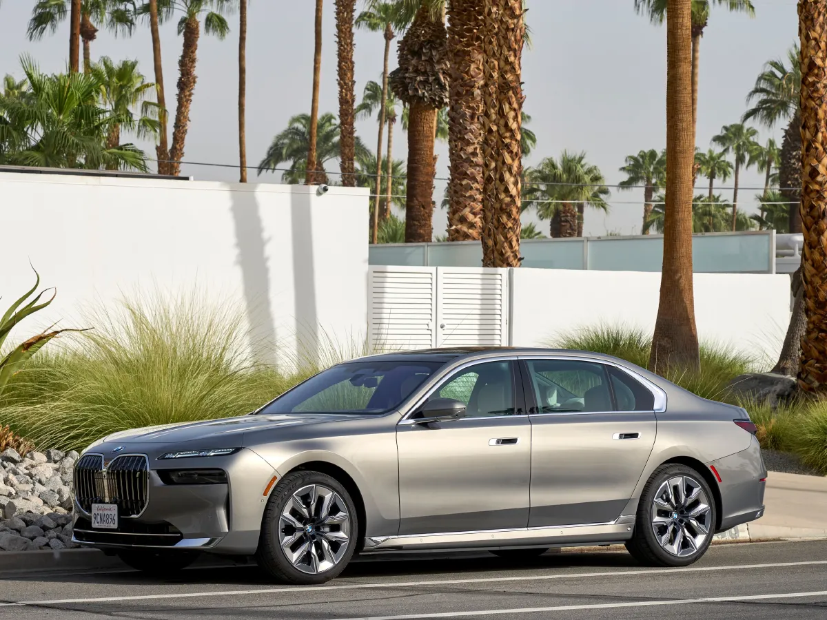 BMW i7,autocango,china used car exporter,china ev exporter,chinese used car exporter,chinese used ev exporter