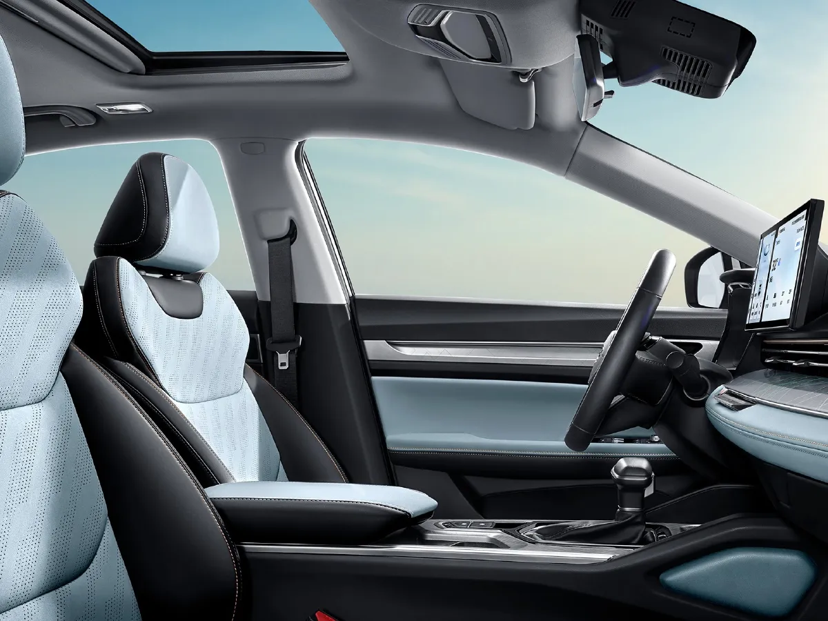 Geely Emgrand L,autocango,china used car exporter,china ev exporter,chinese used car exporter,chinese used ev exporter