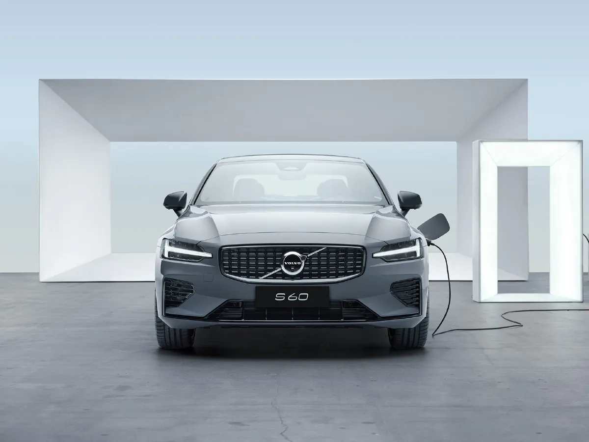 Volvo S60 PHEV,autocango,china used car exporter,china ev exporter,chinese used car exporter,chinese used ev exporter