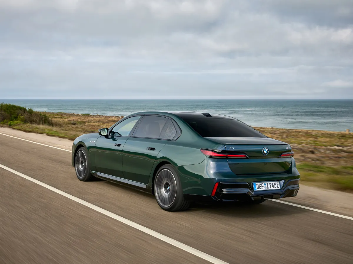 BMW i7,autocango,china used car exporter,china ev exporter,chinese used car exporter,chinese used ev exporter