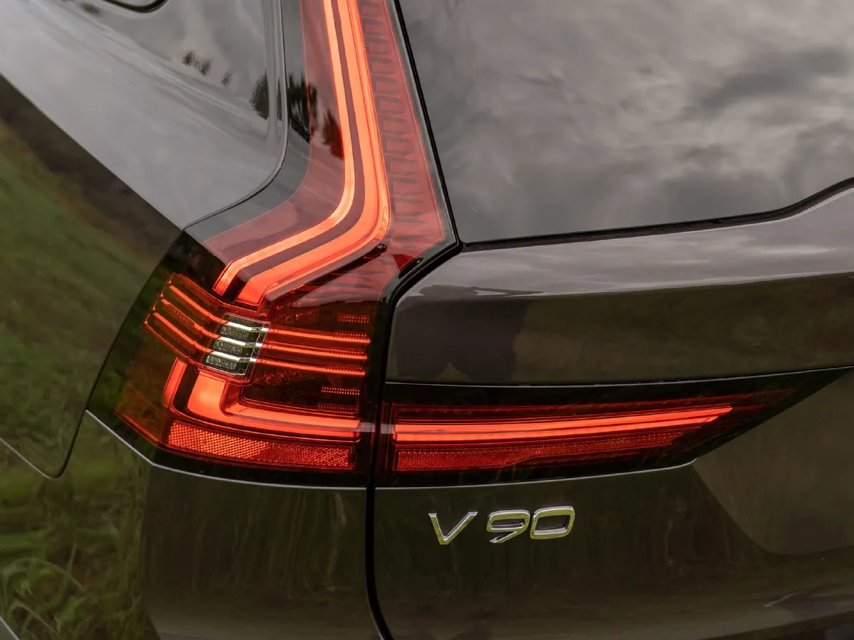 Volvo V90,autocango,china used car exporter,china ev exporter,chinese used car exporter,chinese used ev exporter