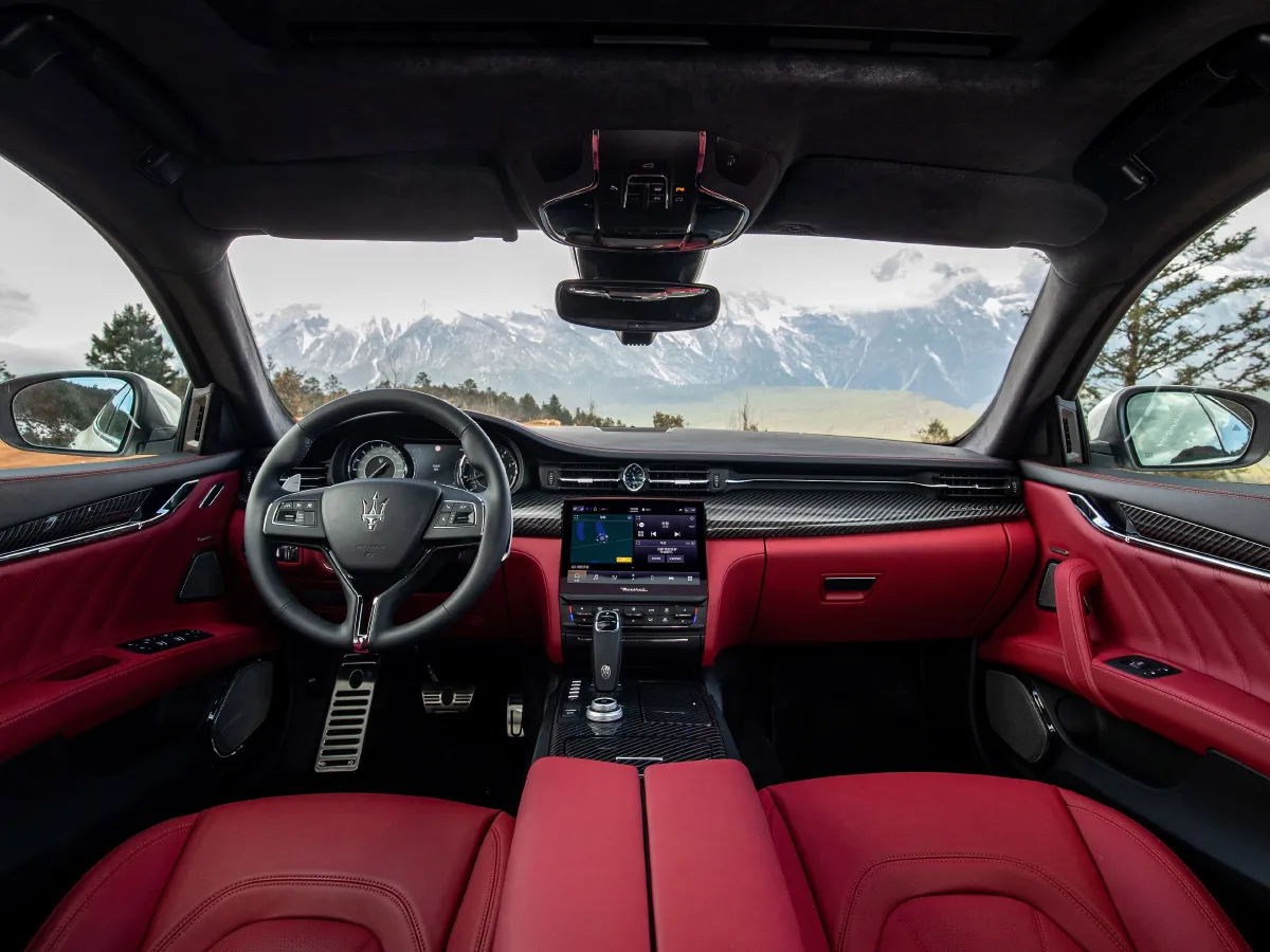 Maserati Quattroporte,autocango,china used car exporter,china ev exporter,chinese used car exporter,chinese used ev exporter