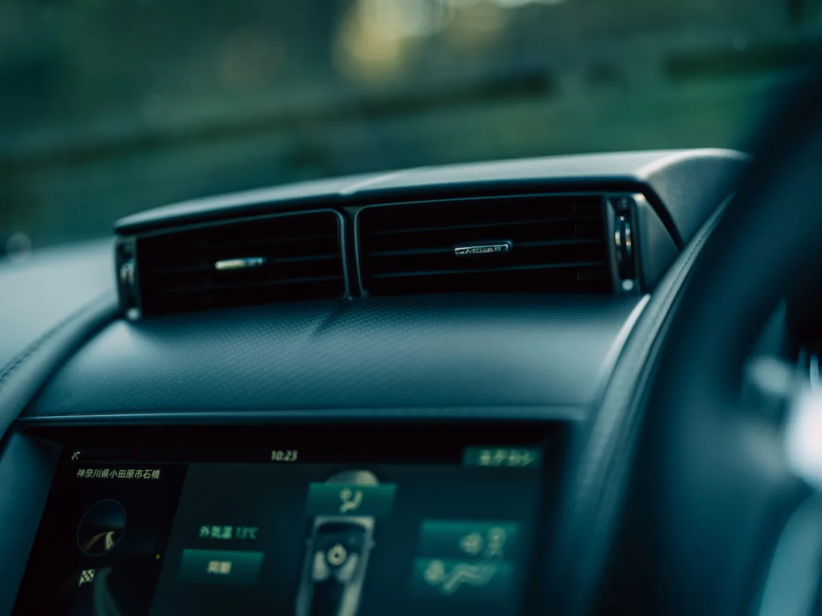 Jaguar F-TYPE,autocango,china used car exporter,china ev exporter,chinese used car exporter,chinese used ev exporter