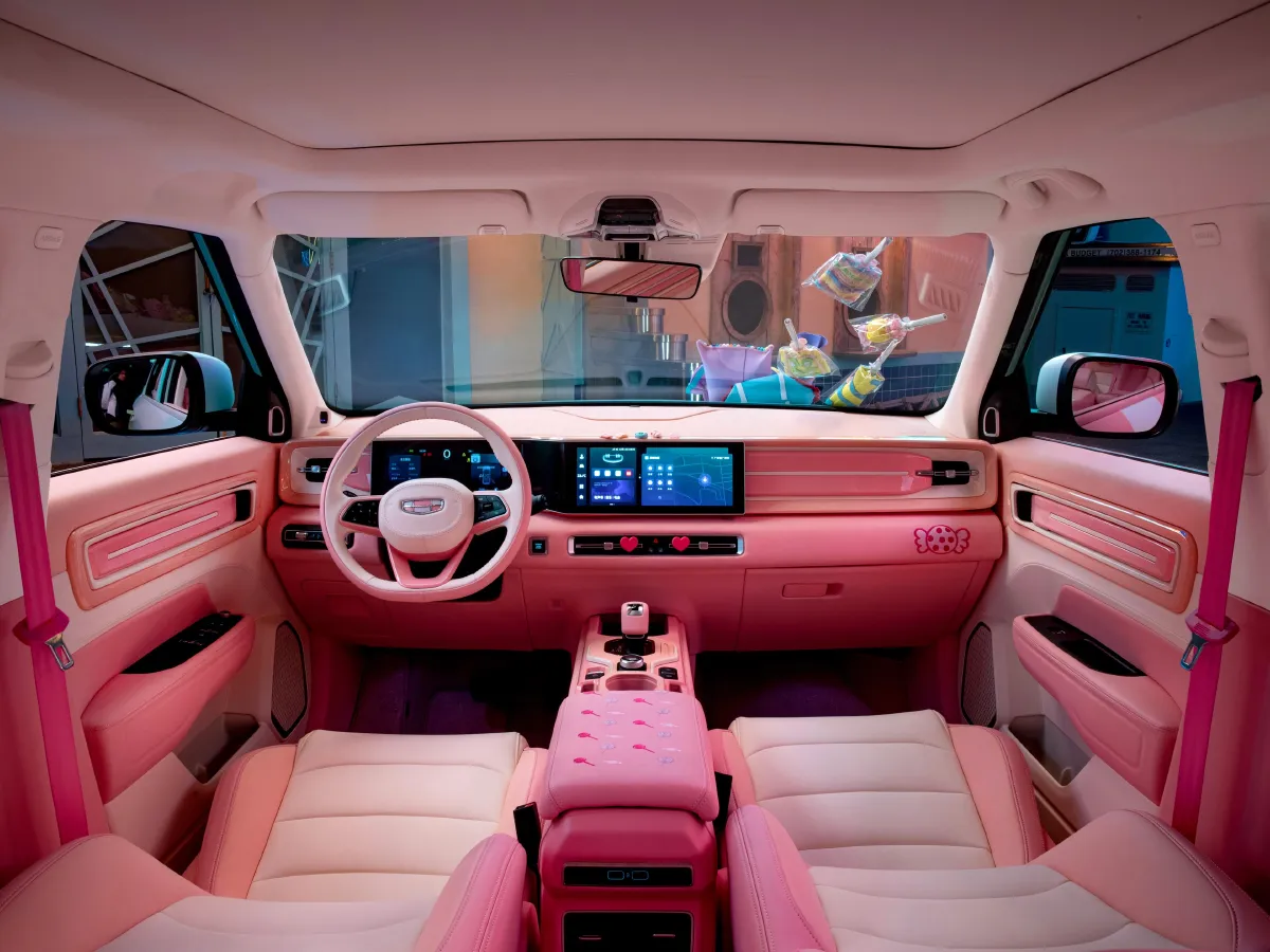 Geely ICON,autocango,china used car exporter,china ev exporter,chinese used car exporter,chinese used ev exporter